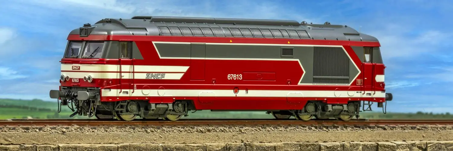 locomotiva diesel BB 67613 Jouef HJ2464