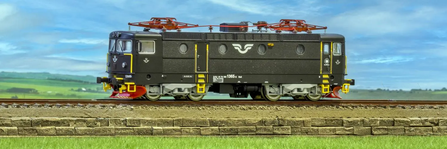 locomotiva electrica Rc6 Trix 25280