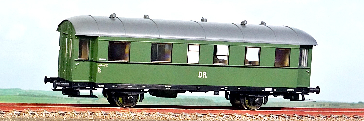 vagon clasa 2 Tillig 74802